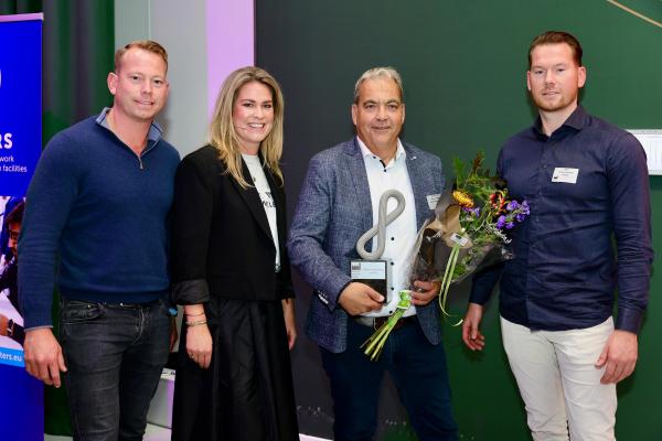 Dinnissen Process Technology wint William Pijnenburg Award 2024 voor uitzonderlijke opleiding in technisch vakmanschap