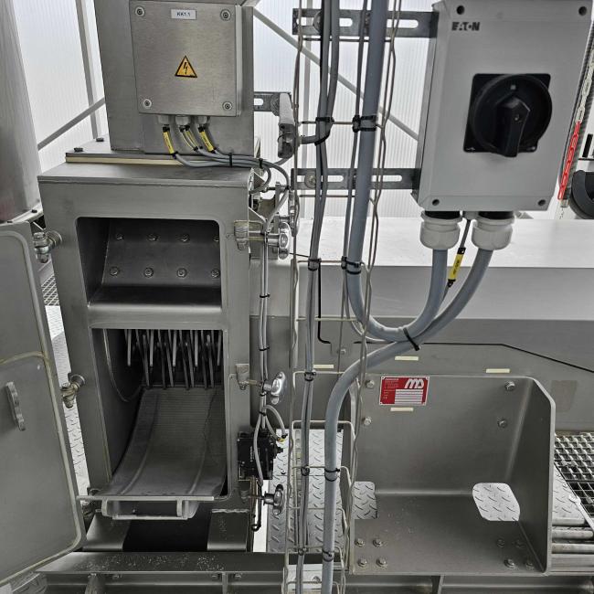 A Dinnissen Hammer Mill in Feed Design Lab.jpg